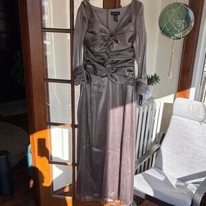 NWT CACHET Shimmering Silver Long Sleeve Formal dress
